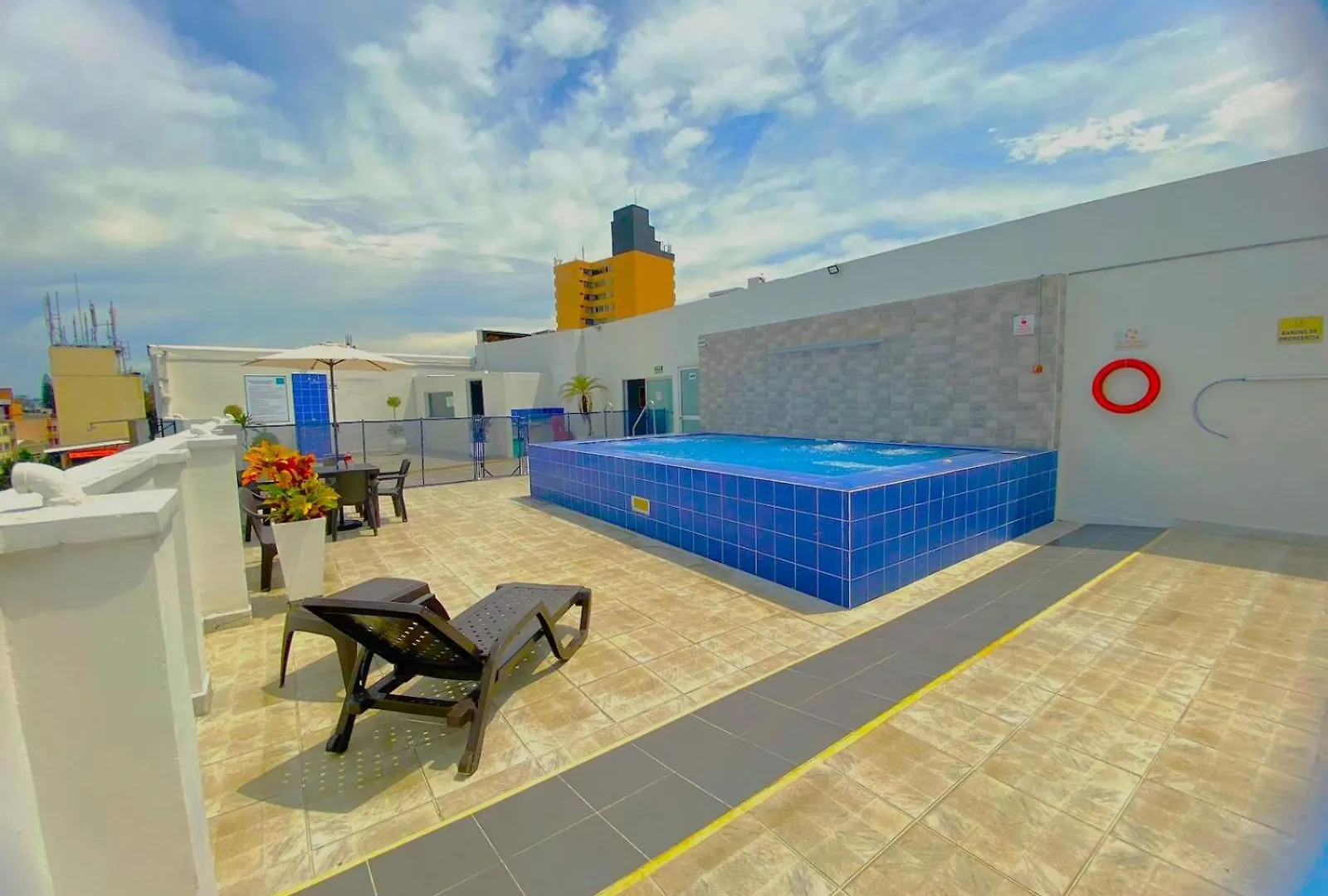 Tama Hotel Granada Real Cali