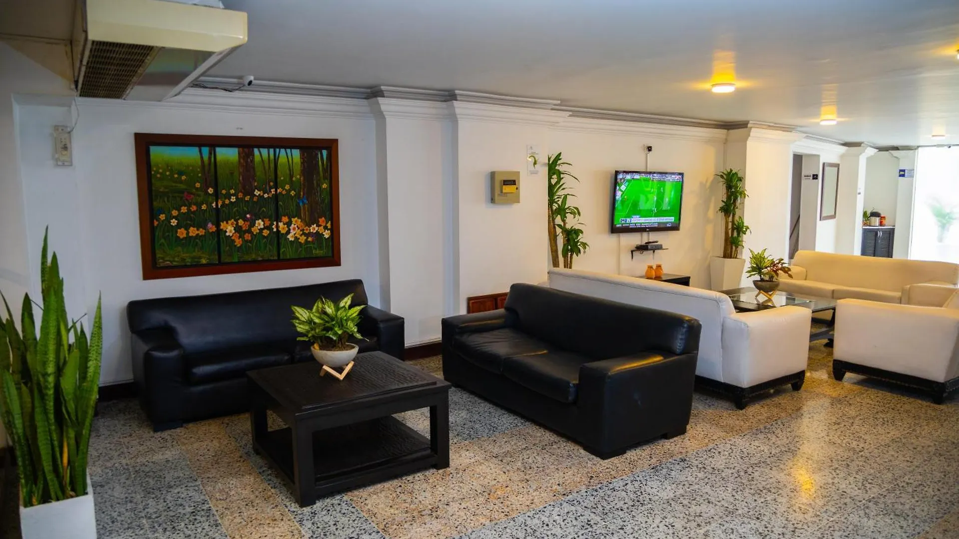 Tama Hotel Granada Real Cali