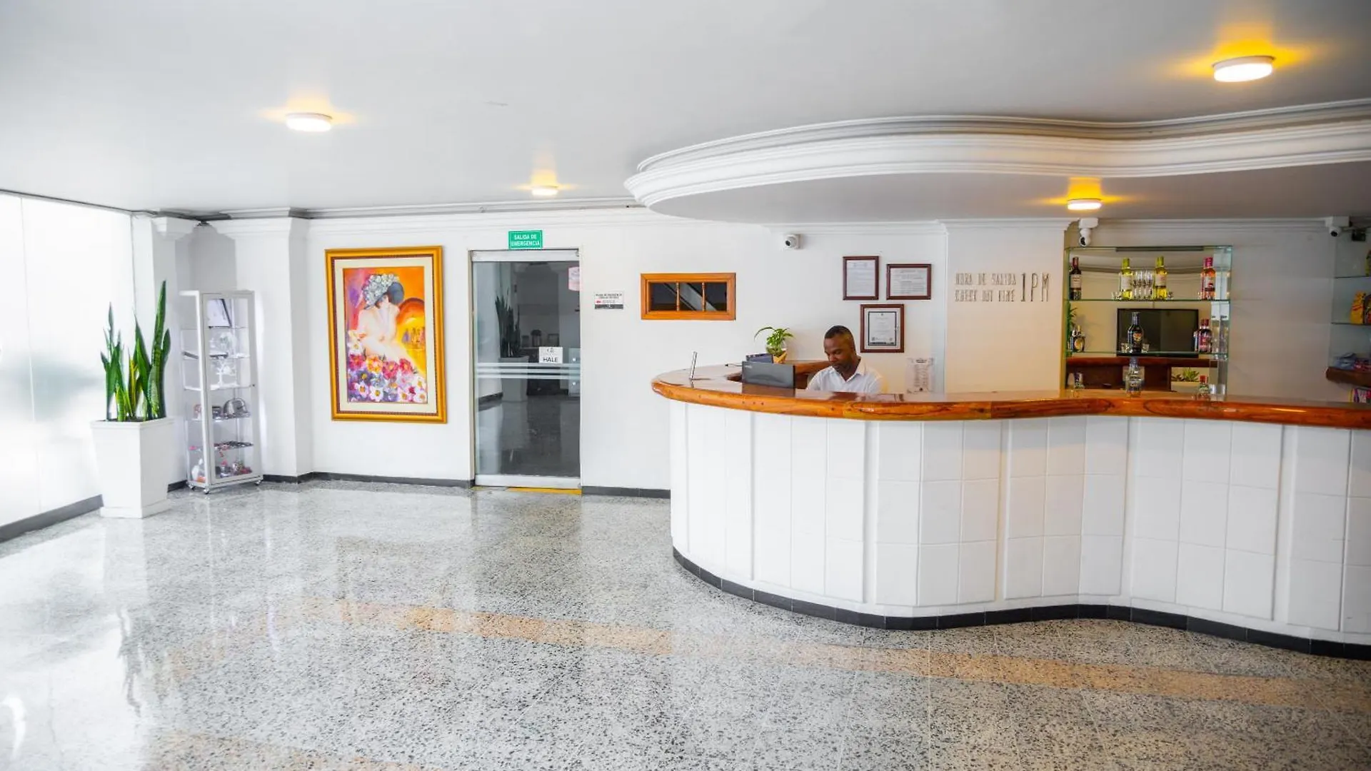 Tama Hotel Granada Real Cali