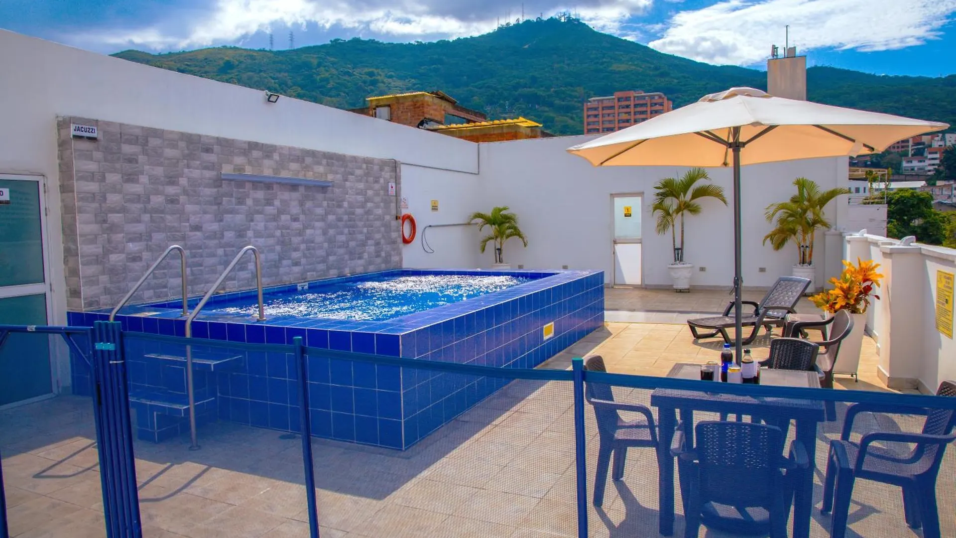 Tama Hotel Granada Real Cali