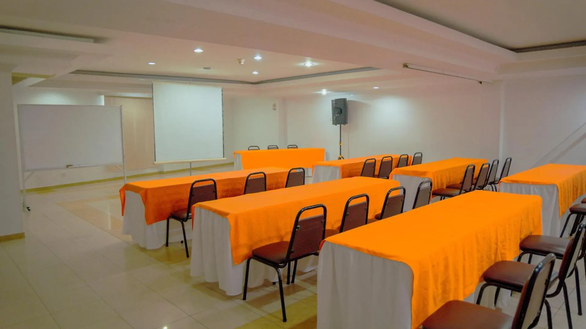 Tama Hotel Granada Real Cali 4*,