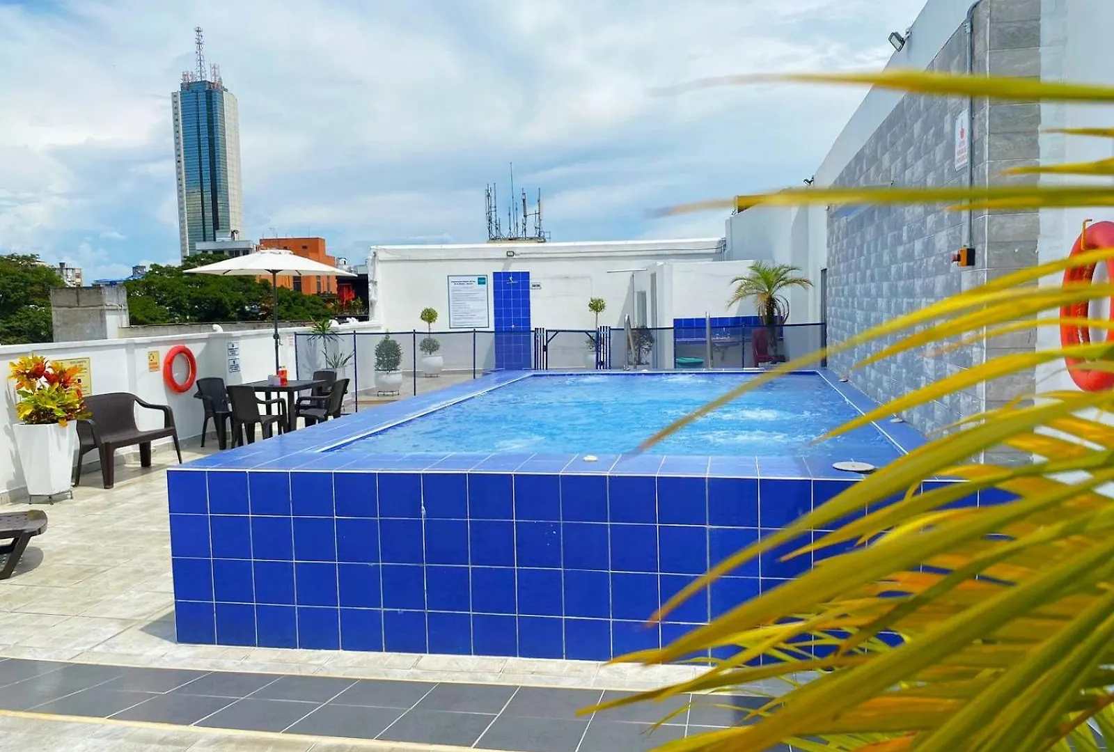 Tama Hotel Granada Real Cali